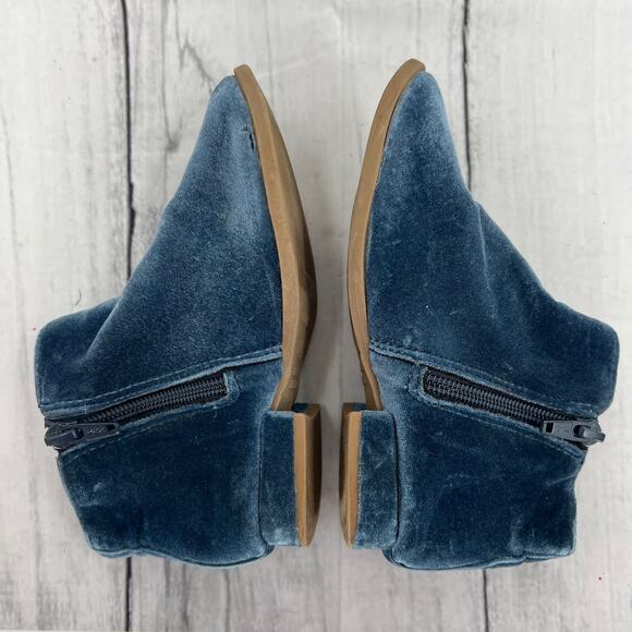 Old Navy Girls US Size 9 Blue Velvet Heel Ankle Boots Booties Side Zip - Picture 5 of 11